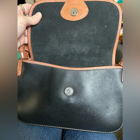 Dooney & Bourke Donegal Crest small shoulder bag/crossbody. Beautiful. - Picture 10 of 12